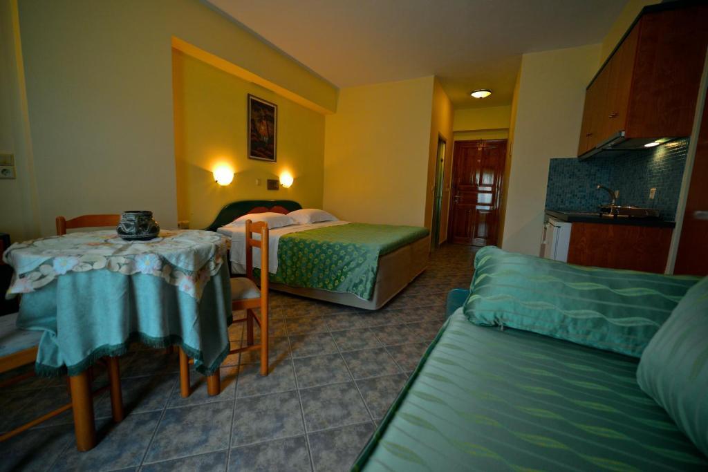 Hotel Odeon วาซีลีกี ห้อง รูปภาพ