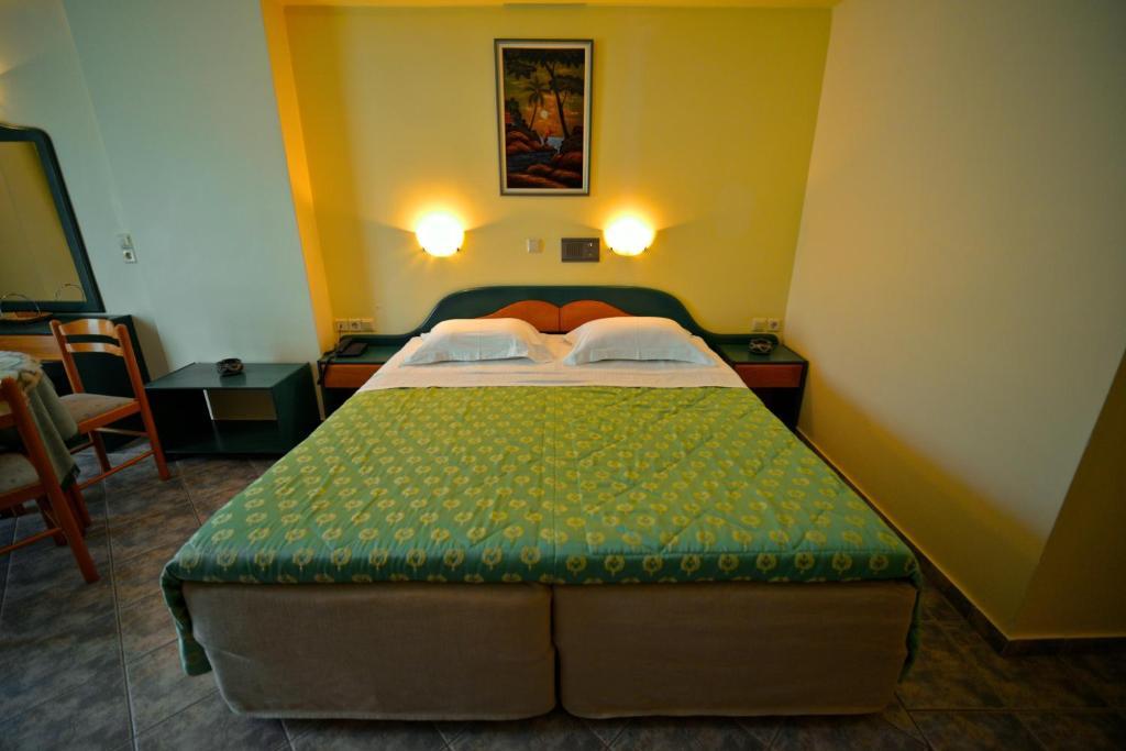 Hotel Odeon วาซีลีกี ห้อง รูปภาพ