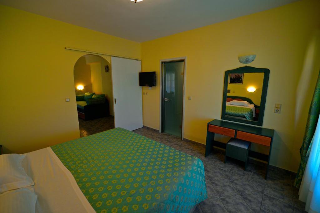Hotel Odeon วาซีลีกี ห้อง รูปภาพ
